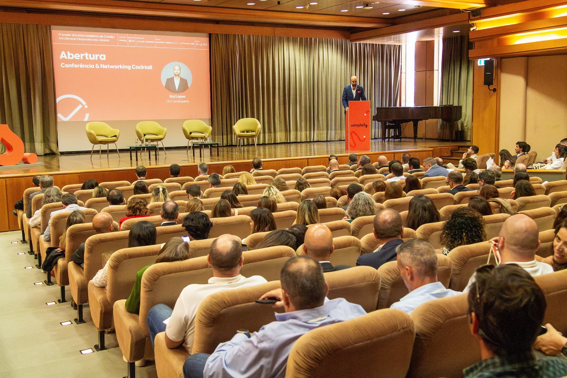 Sala de Imprensa - O poder dos intermediários de crédito na promoção da literacia financeira